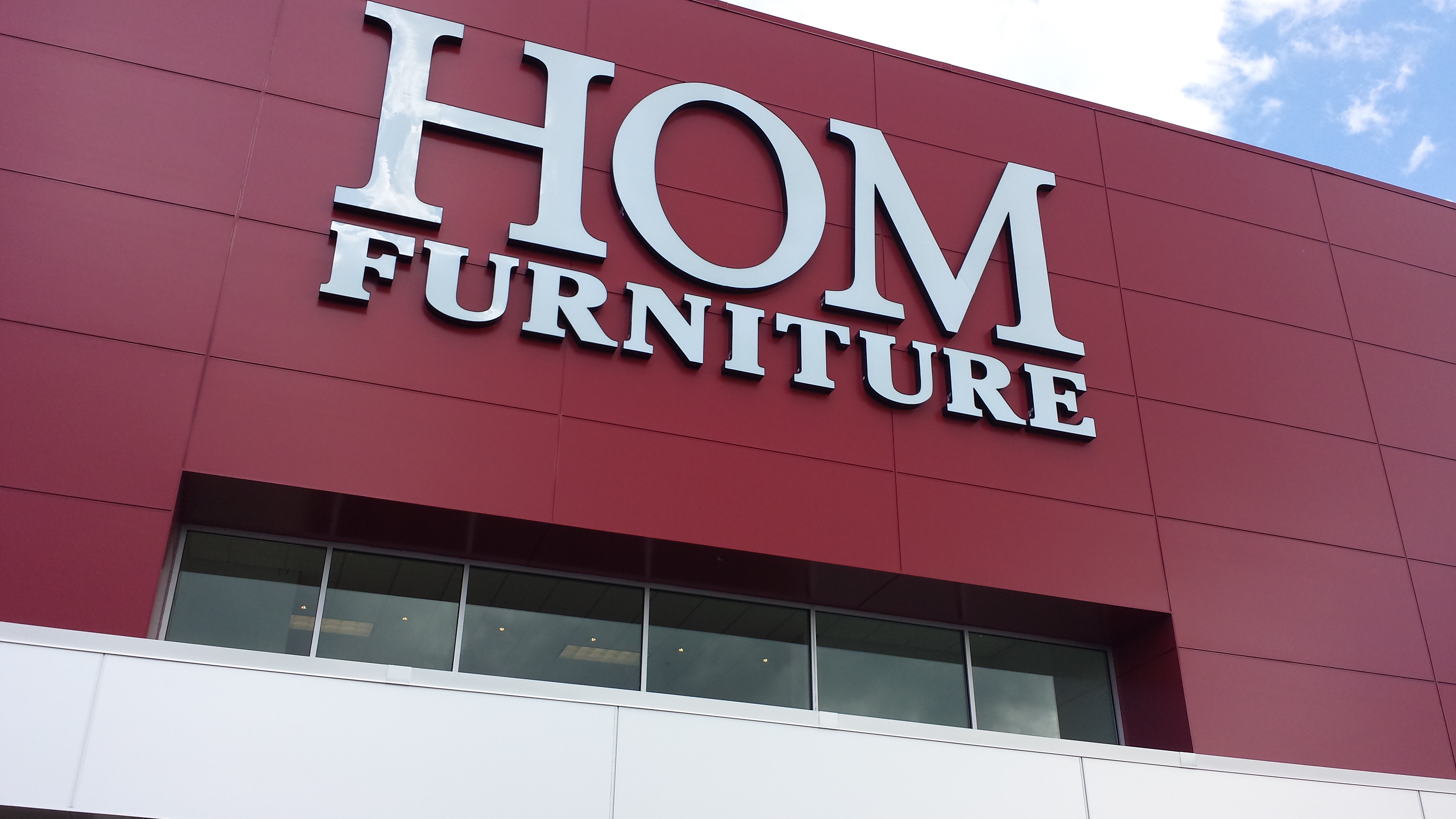 Rpm Welcomes Hom Furniture Dock 86 To Rogers Rpm Graphics